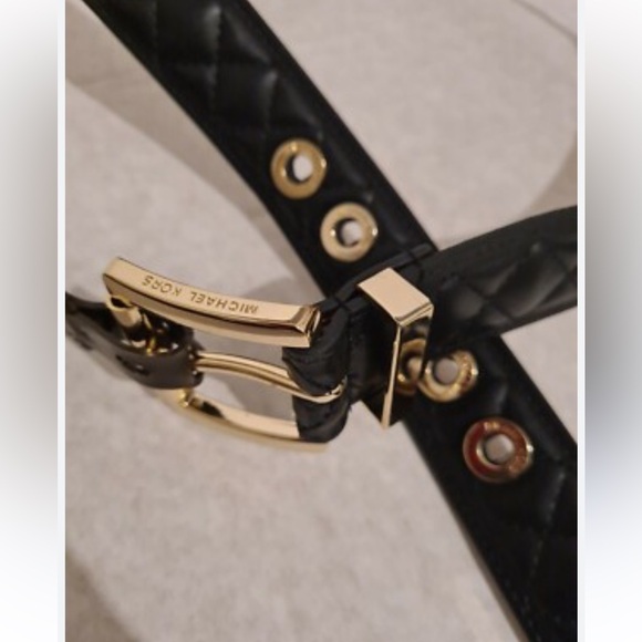 Black Quilted Michael Kors Belt Gold Grommet Sz M - Picture 1 of 9